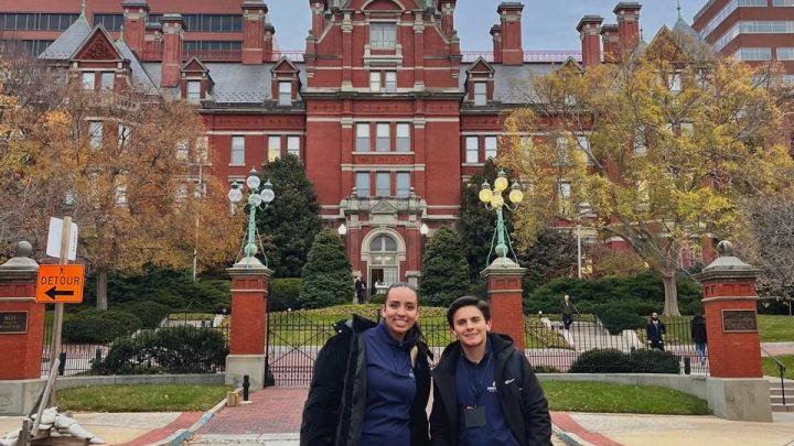 Fortalecen estudiantes de la UP Santa Rosa conocimientos en el Hospital Johns Hopkins