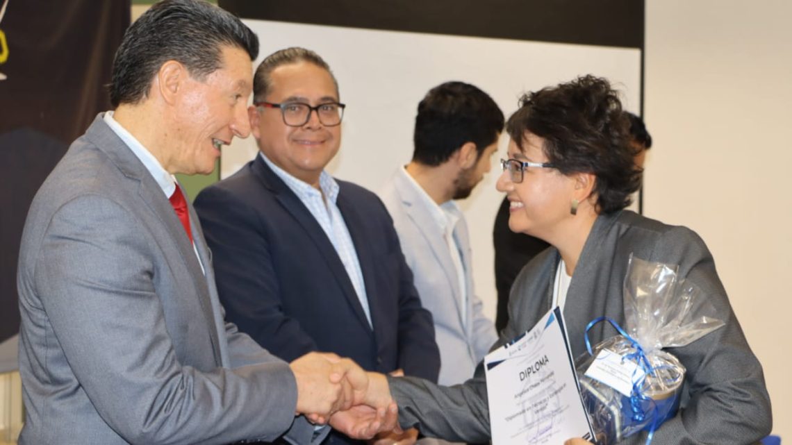 Concluye Diplomado de Técnicas y Estrategias en Ventas en la UTEQ