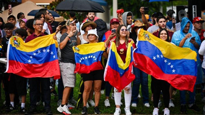 Venezuela aparecía entre los cinco países de América Latina que más personas enviaban a México, pero las llegadas se desplomaron a causa del visado