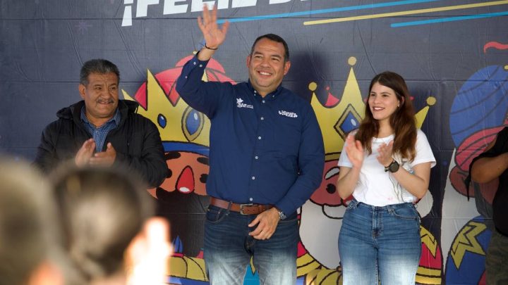 Gina Sánchez y Roberto Cabrera abrigan a familias de Soledad del Río, La Estancita y Arcila