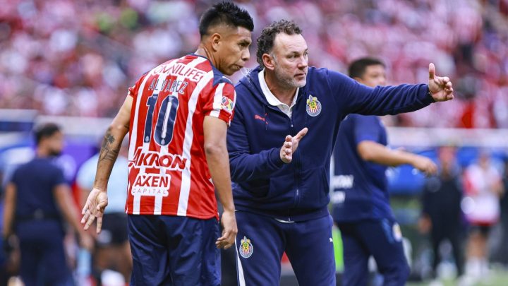El director técnico de las Águilas reavivó el ánimo de la afición rojiblanca tras “enviarle flores” al entrenador de Chivas tras el Clásico