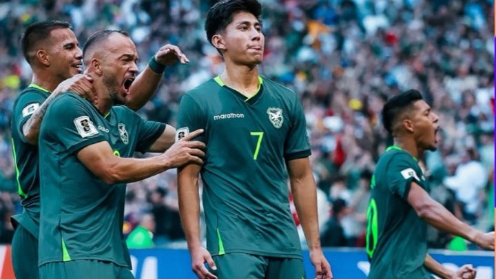 Bolivia dio el primer paso para cumplir su sueño tras vencer de manera sufrida a Surinam por 2-1 en Monterrey