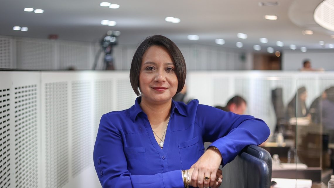 Va Sully Mauricio por creación de Secretaría de las Mujeres en Pedro Escobedo